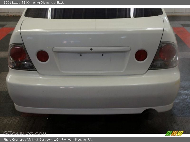 White Diamond / Black 2001 Lexus IS 300