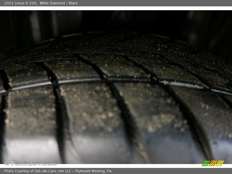 White Diamond / Black 2001 Lexus IS 300