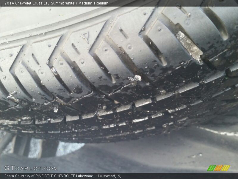 Summit White / Medium Titanium 2014 Chevrolet Cruze LT