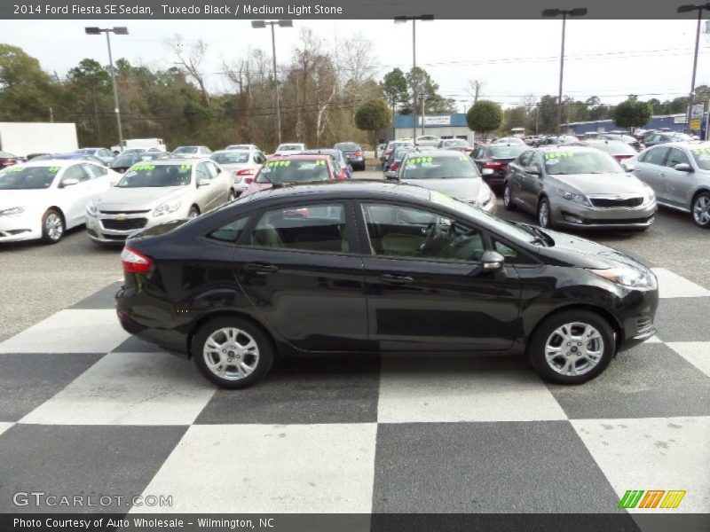 Tuxedo Black / Medium Light Stone 2014 Ford Fiesta SE Sedan