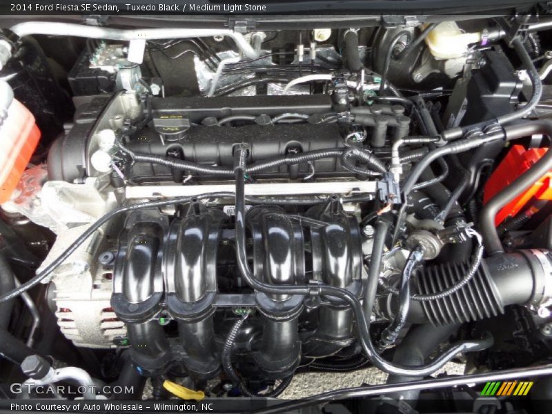 Tuxedo Black / Medium Light Stone 2014 Ford Fiesta SE Sedan