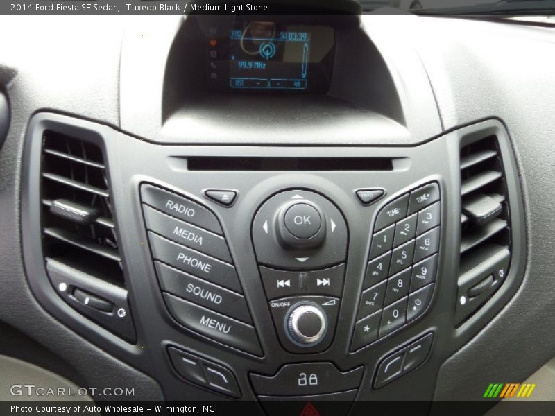 Tuxedo Black / Medium Light Stone 2014 Ford Fiesta SE Sedan