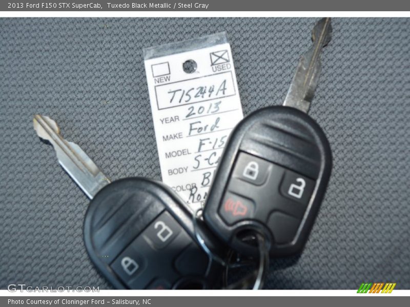 Tuxedo Black Metallic / Steel Gray 2013 Ford F150 STX SuperCab