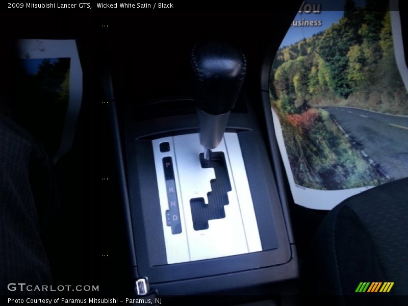 Wicked White Satin / Black 2009 Mitsubishi Lancer GTS