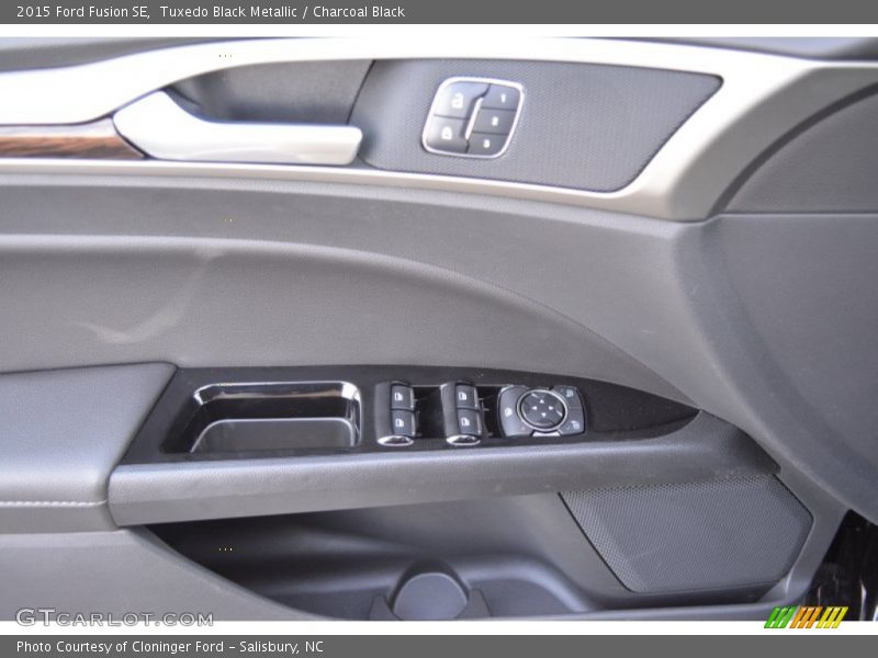 Tuxedo Black Metallic / Charcoal Black 2015 Ford Fusion SE
