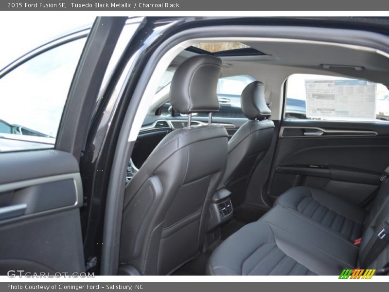 Tuxedo Black Metallic / Charcoal Black 2015 Ford Fusion SE