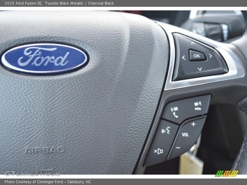 Tuxedo Black Metallic / Charcoal Black 2015 Ford Fusion SE