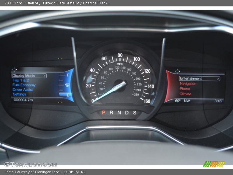 Tuxedo Black Metallic / Charcoal Black 2015 Ford Fusion SE