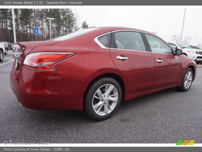Cayenne Red / Charcoal 2015 Nissan Altima 2.5 SV