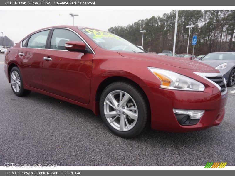 Front 3/4 View of 2015 Altima 2.5 SV