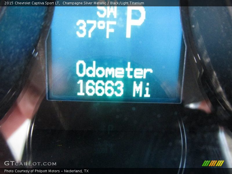 Champagne Silver Metallic / Black/Light Titanium 2015 Chevrolet Captiva Sport LT