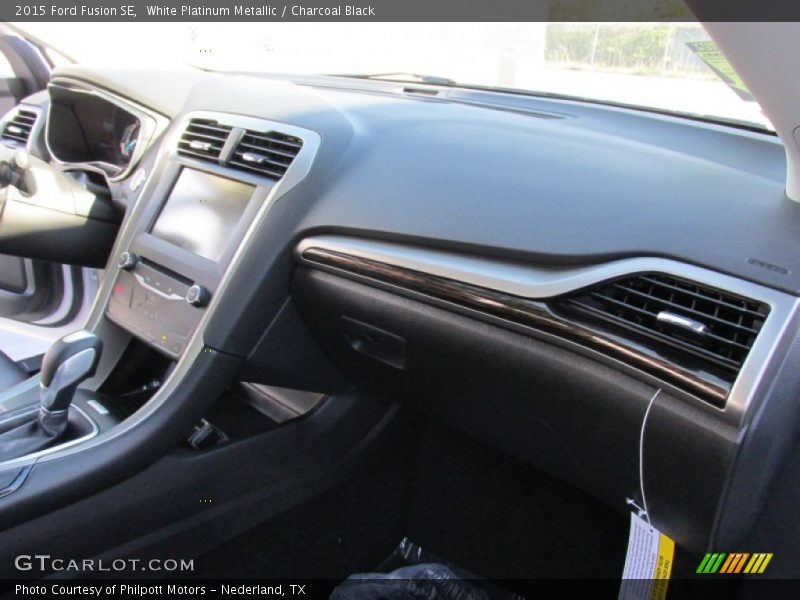 White Platinum Metallic / Charcoal Black 2015 Ford Fusion SE