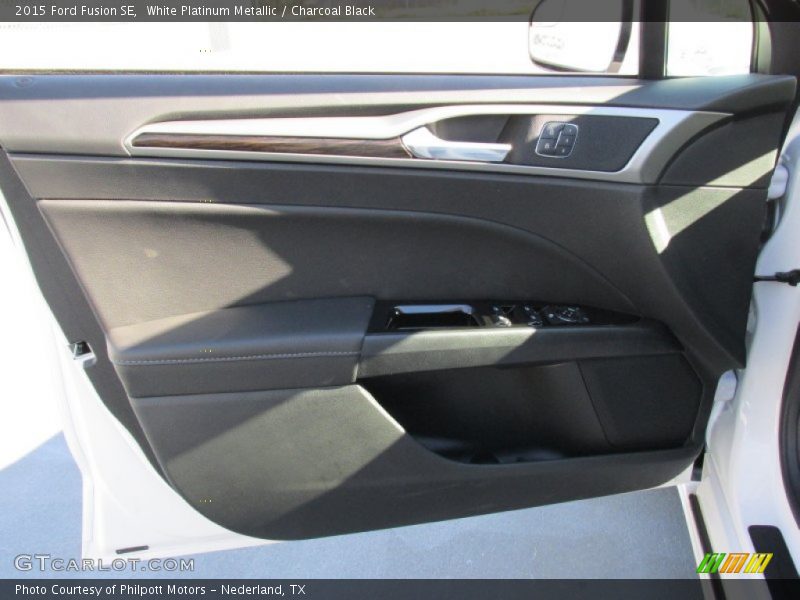 White Platinum Metallic / Charcoal Black 2015 Ford Fusion SE