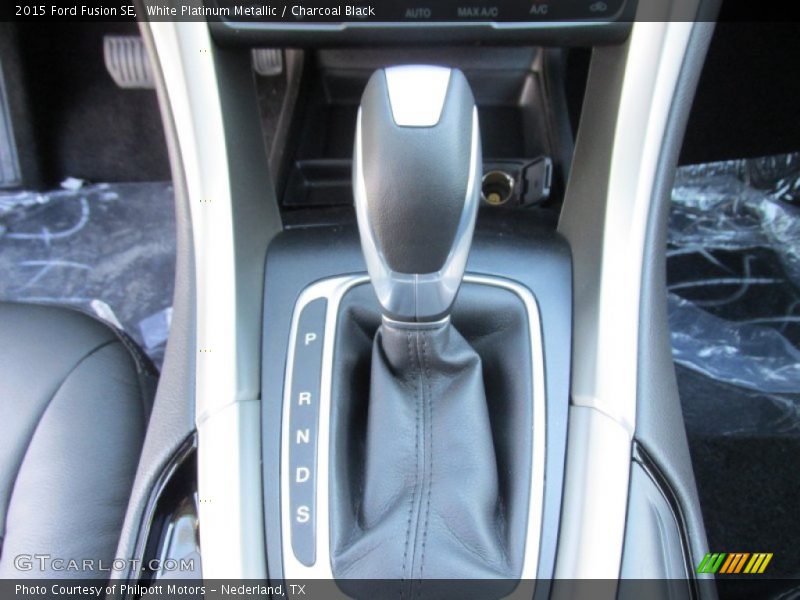 White Platinum Metallic / Charcoal Black 2015 Ford Fusion SE