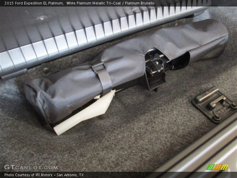 White Platinum Metallic Tri-Coat / Platinum Brunello 2015 Ford Expedition EL Platinum