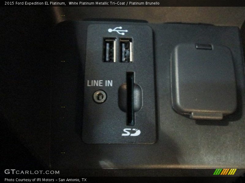 White Platinum Metallic Tri-Coat / Platinum Brunello 2015 Ford Expedition EL Platinum