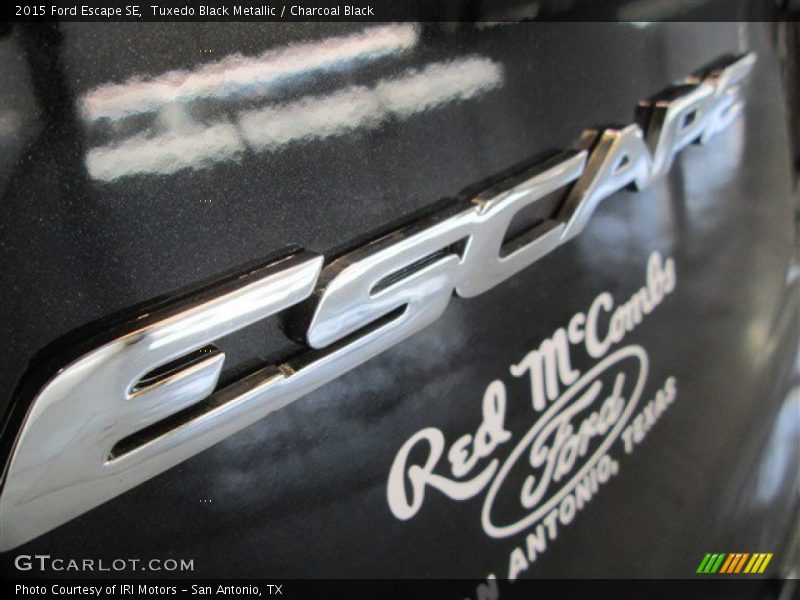 Tuxedo Black Metallic / Charcoal Black 2015 Ford Escape SE
