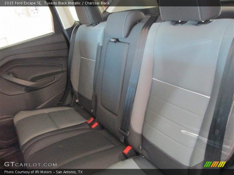 Tuxedo Black Metallic / Charcoal Black 2015 Ford Escape SE