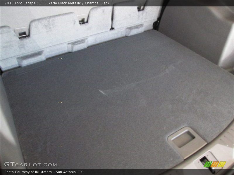 Tuxedo Black Metallic / Charcoal Black 2015 Ford Escape SE