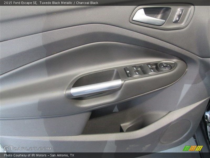 Tuxedo Black Metallic / Charcoal Black 2015 Ford Escape SE