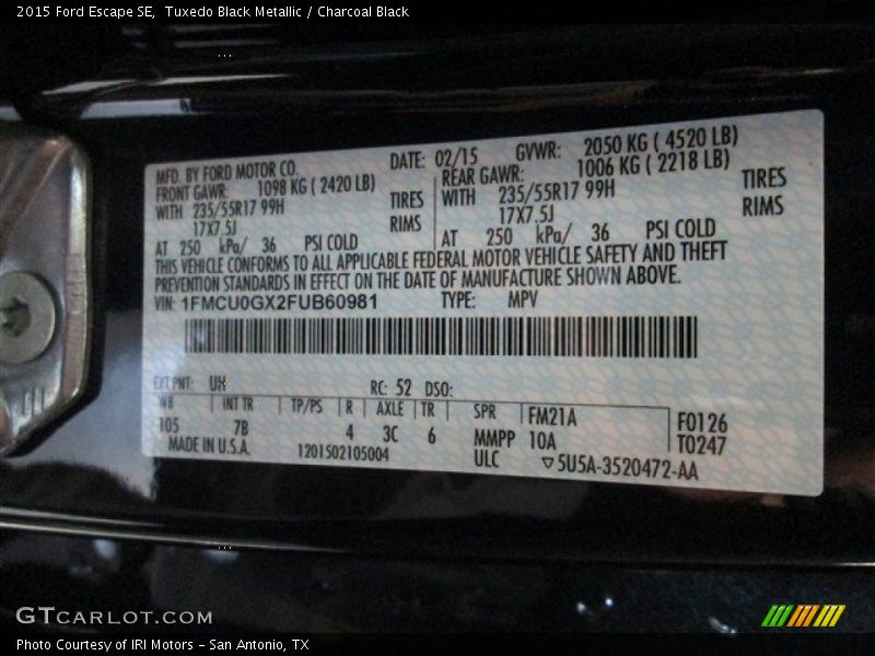 Tuxedo Black Metallic / Charcoal Black 2015 Ford Escape SE