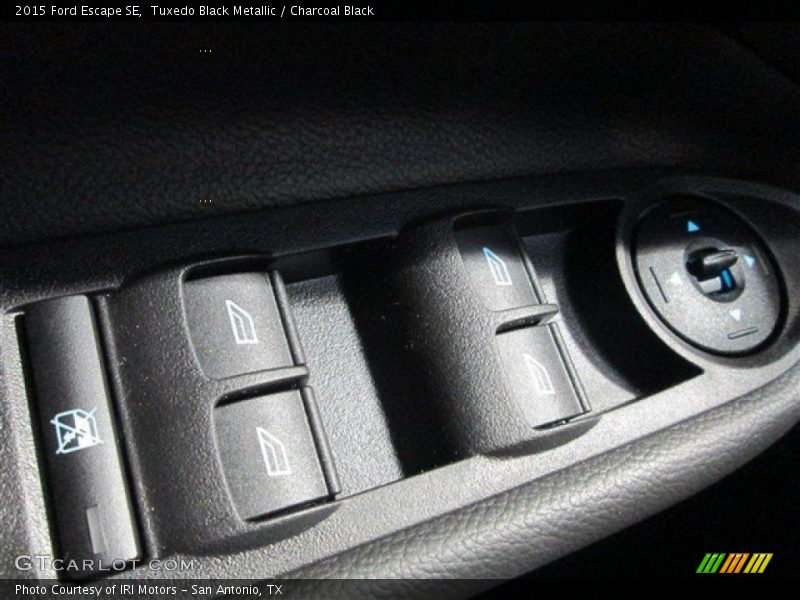 Tuxedo Black Metallic / Charcoal Black 2015 Ford Escape SE