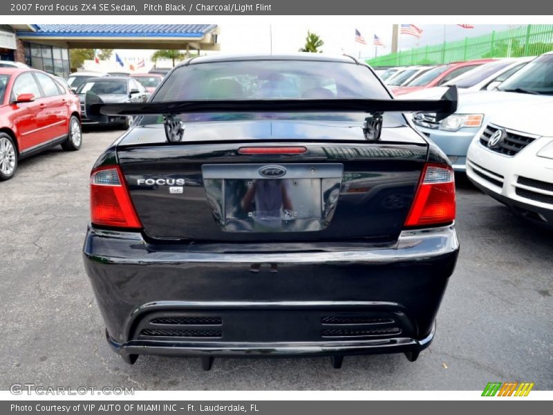 Pitch Black / Charcoal/Light Flint 2007 Ford Focus ZX4 SE Sedan