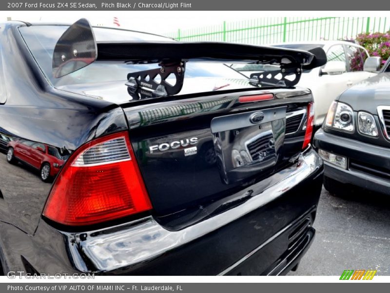 Pitch Black / Charcoal/Light Flint 2007 Ford Focus ZX4 SE Sedan