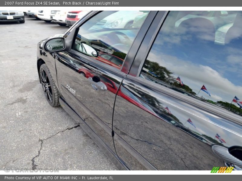 Pitch Black / Charcoal/Light Flint 2007 Ford Focus ZX4 SE Sedan
