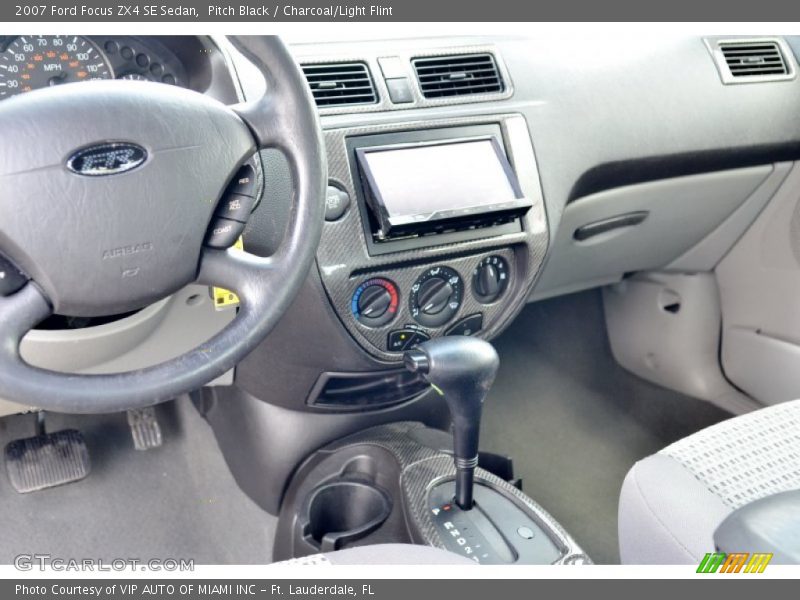 Pitch Black / Charcoal/Light Flint 2007 Ford Focus ZX4 SE Sedan