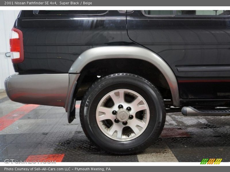 Super Black / Beige 2001 Nissan Pathfinder SE 4x4