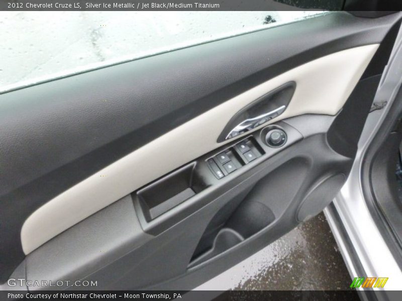 Silver Ice Metallic / Jet Black/Medium Titanium 2012 Chevrolet Cruze LS