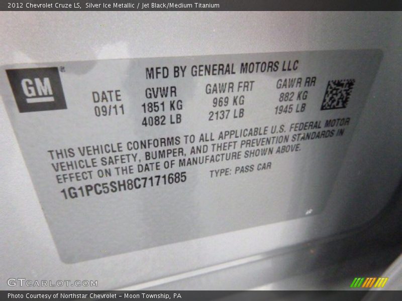 Silver Ice Metallic / Jet Black/Medium Titanium 2012 Chevrolet Cruze LS