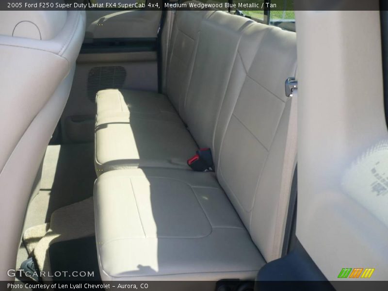 Medium Wedgewood Blue Metallic / Tan 2005 Ford F250 Super Duty Lariat FX4 SuperCab 4x4