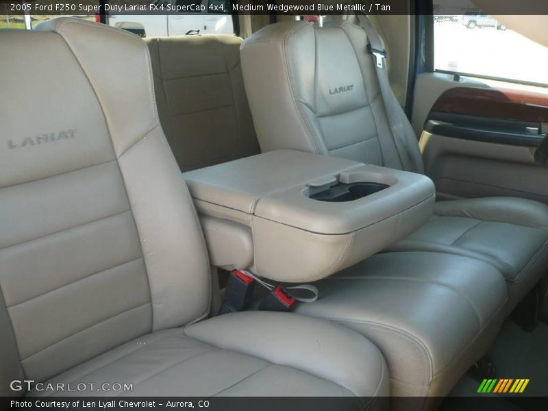 Medium Wedgewood Blue Metallic / Tan 2005 Ford F250 Super Duty Lariat FX4 SuperCab 4x4
