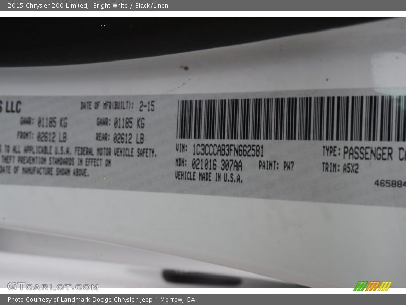 Bright White / Black/Linen 2015 Chrysler 200 Limited