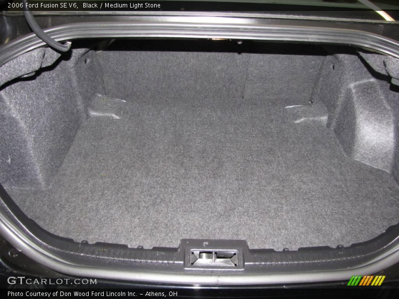 Black / Medium Light Stone 2006 Ford Fusion SE V6