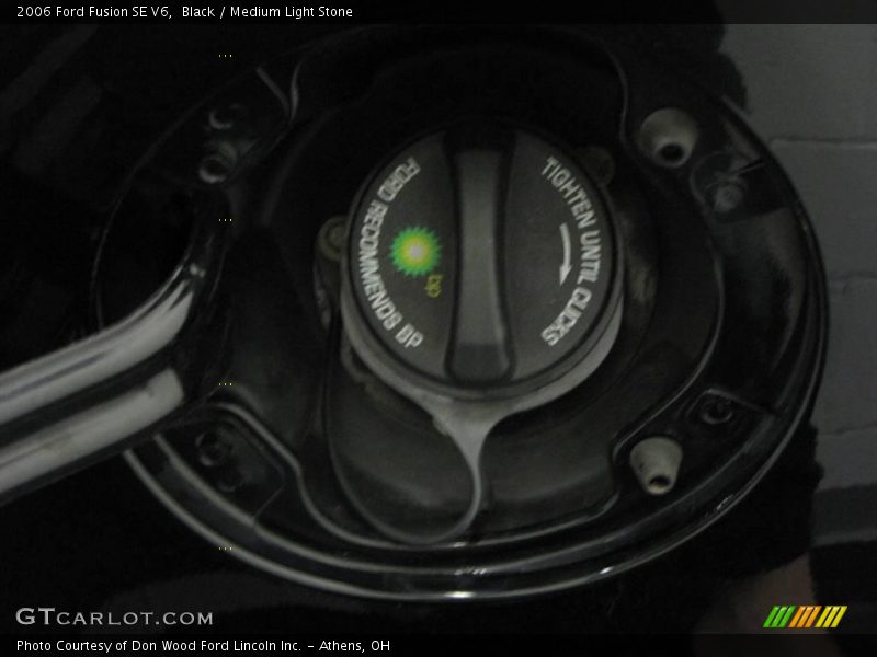 Black / Medium Light Stone 2006 Ford Fusion SE V6