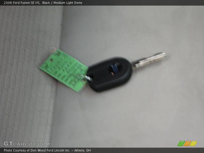 Black / Medium Light Stone 2006 Ford Fusion SE V6
