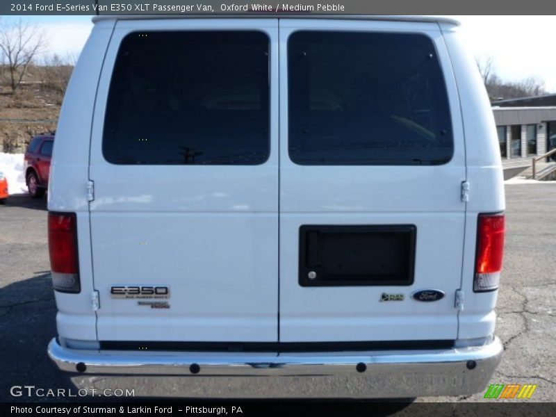 Oxford White / Medium Pebble 2014 Ford E-Series Van E350 XLT Passenger Van