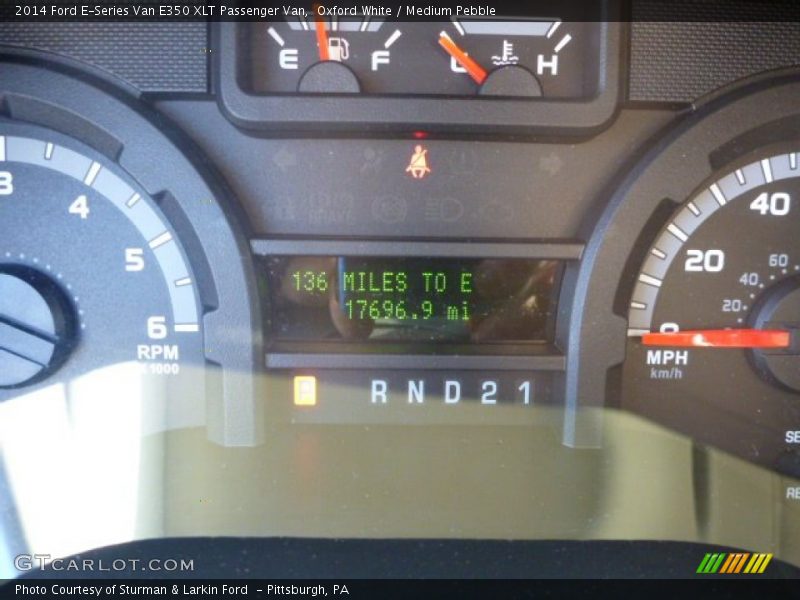 Oxford White / Medium Pebble 2014 Ford E-Series Van E350 XLT Passenger Van