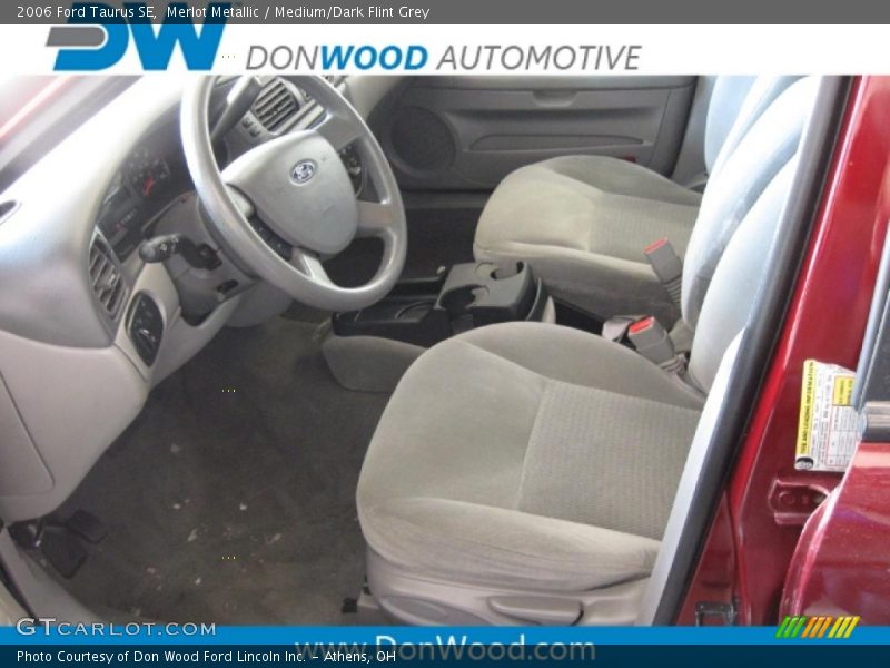 Merlot Metallic / Medium/Dark Flint Grey 2006 Ford Taurus SE