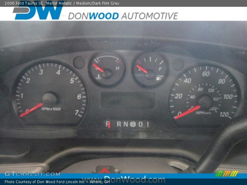 Merlot Metallic / Medium/Dark Flint Grey 2006 Ford Taurus SE