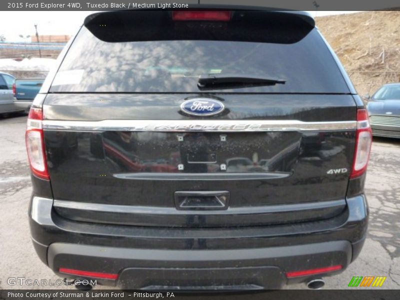 Tuxedo Black / Medium Light Stone 2015 Ford Explorer 4WD