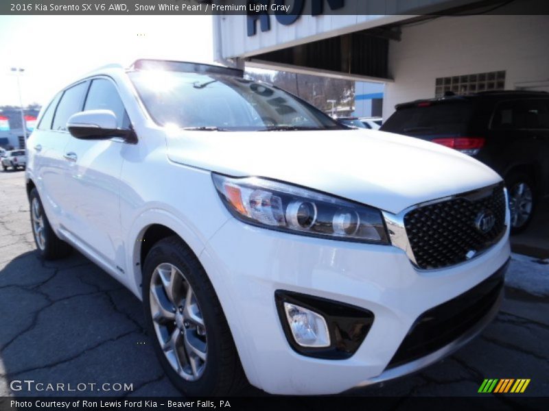 Snow White Pearl / Premium Light Gray 2016 Kia Sorento SX V6 AWD