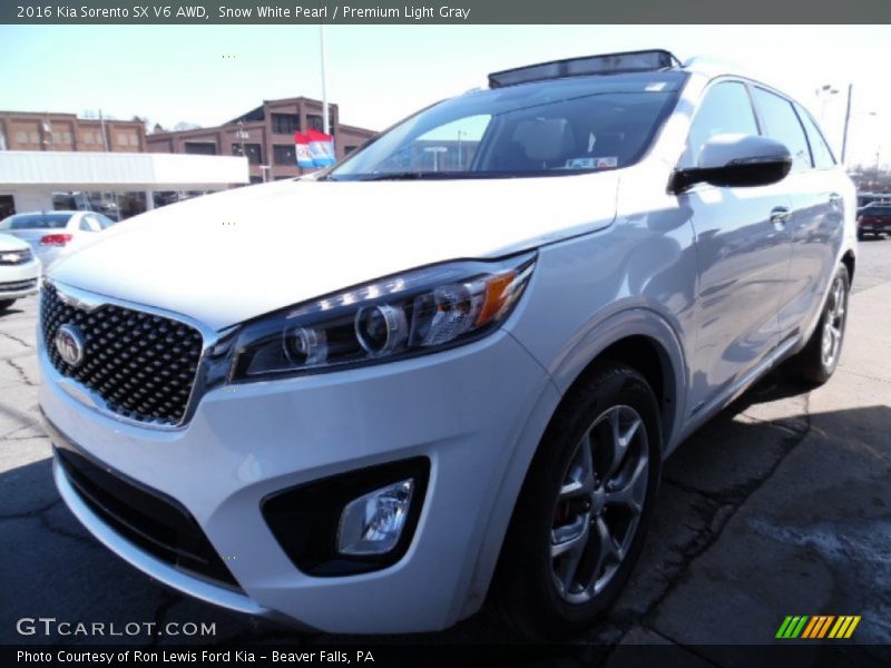 Snow White Pearl / Premium Light Gray 2016 Kia Sorento SX V6 AWD