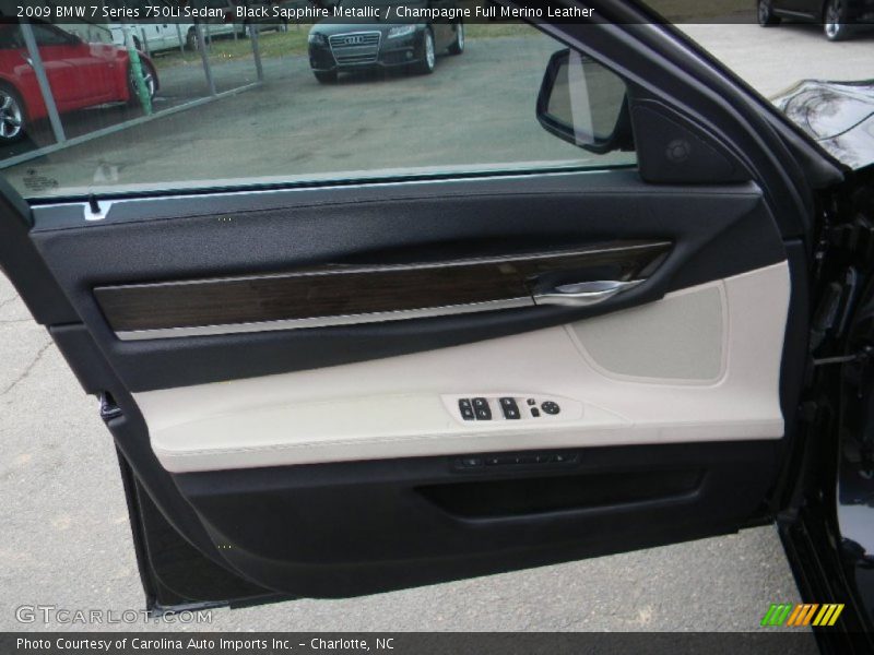 Door Panel of 2009 7 Series 750Li Sedan