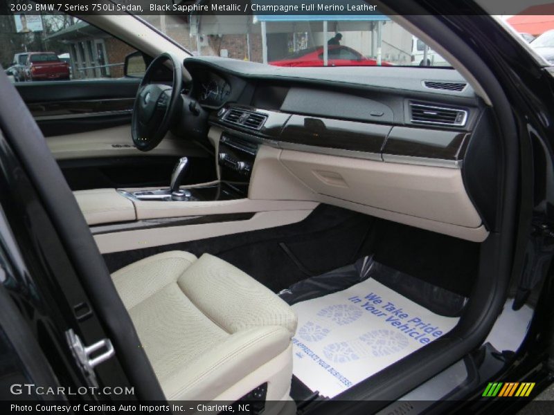Dashboard of 2009 7 Series 750Li Sedan