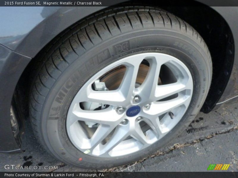 Magnetic Metallic / Charcoal Black 2015 Ford Fusion SE