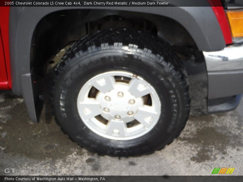 Dark Cherry Red Metallic / Medium Dark Pewter 2005 Chevrolet Colorado LS Crew Cab 4x4